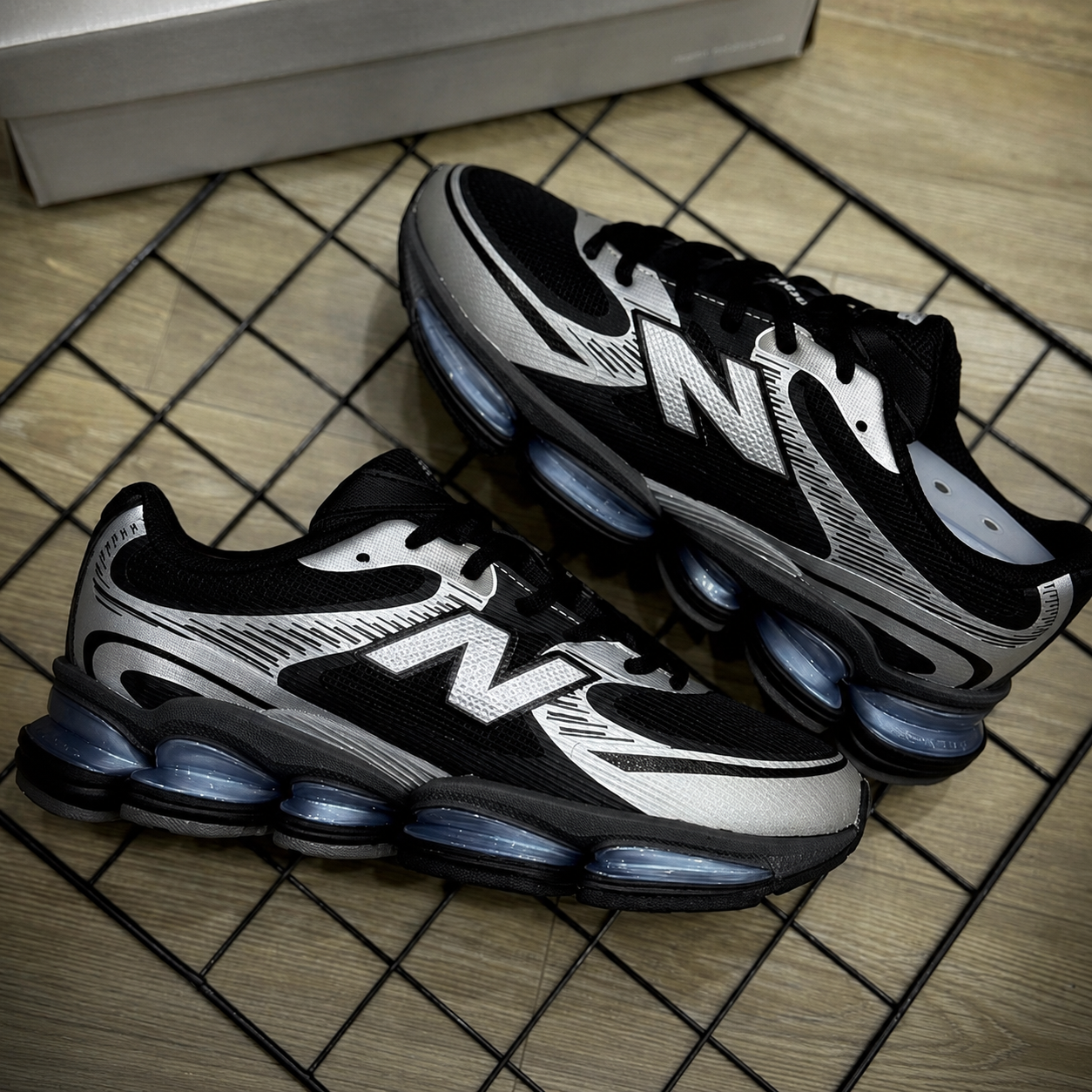 New Balance ABZORB 2000 — Preto e Prata — tamanhos 34 ao 44